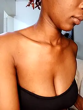 Ayrella02 online show from 11/25/25, 11:59