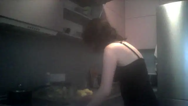 Snapshot of SunElizabeth chatting on 04/26/26, 02:25 SunElizabeth online show from 04/26/26, 02:25
