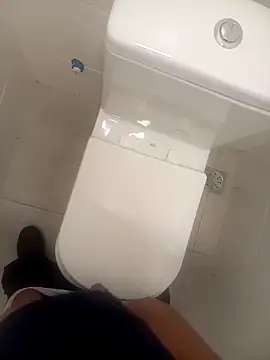 Snapshot of Seductiveblack chatting on 09/27/25, 12:00 Seductiveblack online show from 09/27/25, 12:00