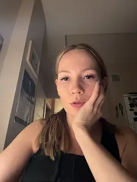 LavenderHot online show from 11/23/25, 12:15