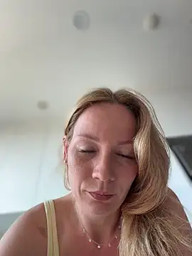 LavenderHot online show from 03/31/26, 02:13