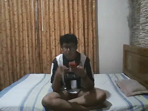Snapshot of kiol45ty chatting on 07/16/26, 09:23 kiol45ty online show from 07/16/26, 09:23