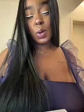 latinababyy online show from 11/01/25, 04:52