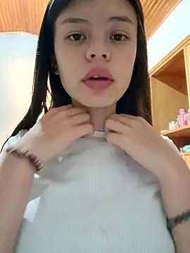 Snapshot of Violeta_12- chatting on 06/07/26, 11:54 Violeta 12- online show from 06/07/26, 11:54