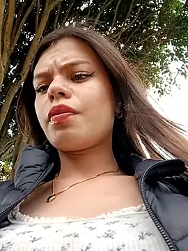 Snapshot of Violeta_12- chatting on 06/12/26, 04:49 Violeta 12- online show from 06/12/26, 04:49