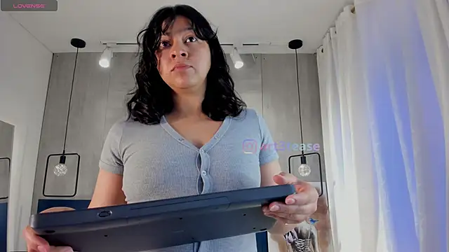  julietta online show from 01/14/26, 12:42