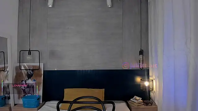 Snapshot of _julietta chatting on 06/21/26, 12:33 julietta online show from 06/21/26, 12:33
