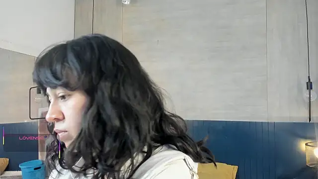 Snapshot of _julietta chatting on 07/03/26, 01:06 julietta online show from 07/03/26, 01:06