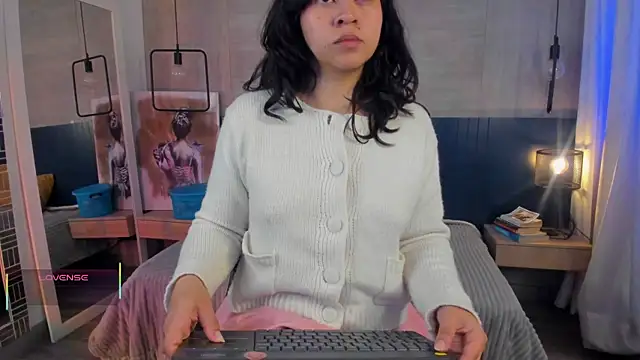 Snapshot of _julietta chatting on 07/04/26, 12:53 julietta online show from 07/04/26, 12:53