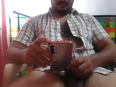 Snapshot of naughtymike0007 chatting on 06/25/26, 03:48 naughtymike0007 online show from 06/25/26, 03:48