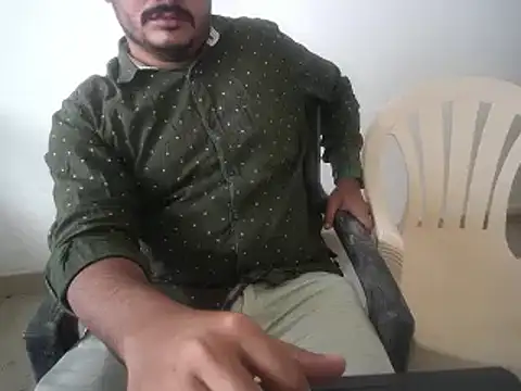 Snapshot of naughtymike0007 chatting on 11/26/25, 08:47 naughtymike0007 online show from 11/26/25, 08:47