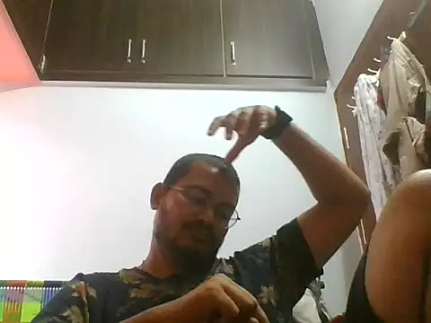 Snapshot of naughtymike0007 chatting on 09/26/25, 04:41 naughtymike0007 online show from 09/26/25, 04:41