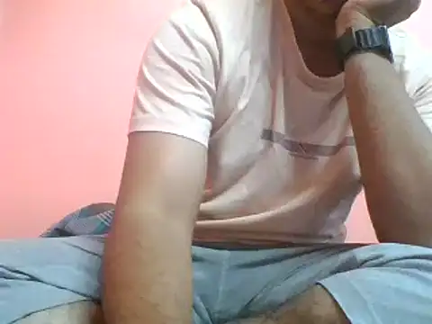 Snapshot of naughtymike0007 chatting on 12/01/25, 06:58 naughtymike0007 online show from 12/01/25, 06:58