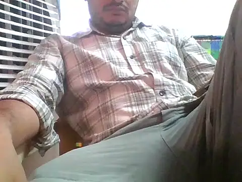 Snapshot of naughtymike0007 chatting on 10/13/25, 02:35 naughtymike0007 online show from 10/13/25, 02:35