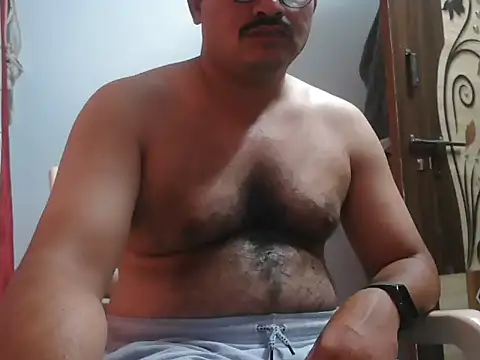 Snapshot of naughtymike0007 chatting on 07/15/26, 06:48 naughtymike0007 online show from 07/15/26, 06:48