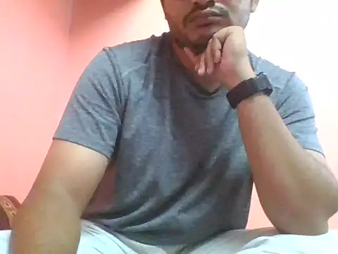 Snapshot of naughtymike0007 chatting on 10/16/25, 03:37 naughtymike0007 online show from 10/16/25, 03:37