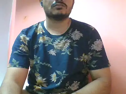 Snapshot of naughtymike0007 chatting on 09/23/25, 05:42 naughtymike0007 online show from 09/23/25, 05:42