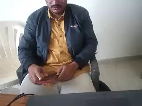 Snapshot of naughtymike0007 chatting on 11/15/25, 08:51 naughtymike0007 online show from 11/15/25, 08:51