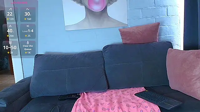 Snapshot of rousebonnett chatting on 11/14/25, 04:43 rousebonnett online show from 11/14/25, 04:43