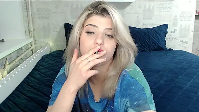 Snapshot of AleksandraFlores chatting on 04/02/26, 02:30 AleksandraFlores online show from 04/02/26, 02:30