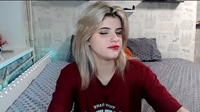 Snapshot of AleksandraFlores chatting on 03/26/26, 11:13 AleksandraFlores online show from 03/26/26, 11:13