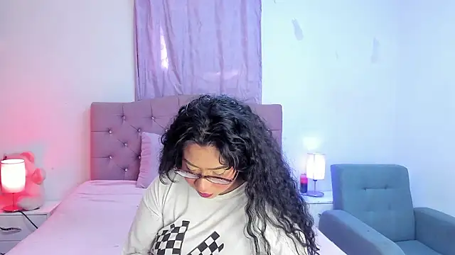 Latinabombsheell online show from 02/13/26, 08:09