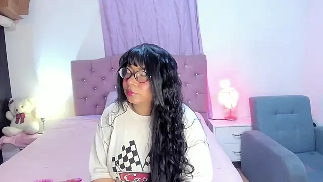 Latinabombsheell online show from 04/02/26, 08:10