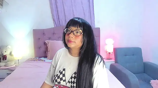 Latinabombsheell online show from 05/26/26, 06:33