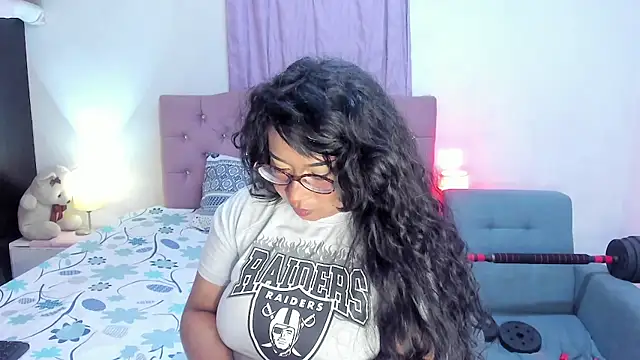 Latinabombsheell online show from 06/24/26, 06:01