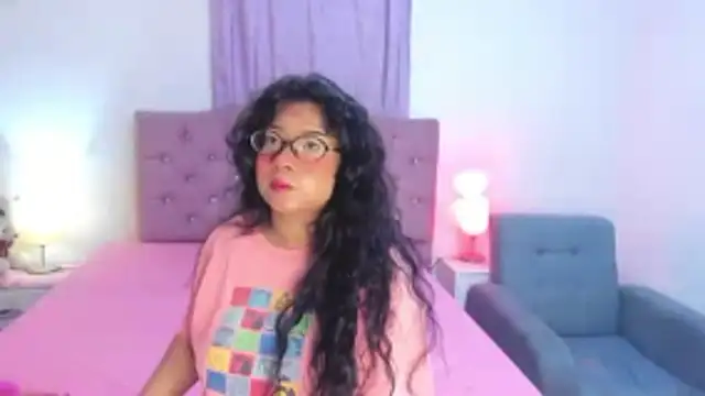 Latinabombsheell online show from 06/17/26, 06:13