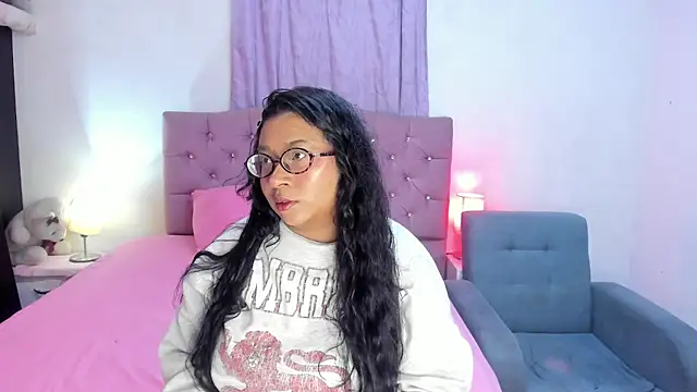 Latinabombsheell online show from 07/08/26, 03:08