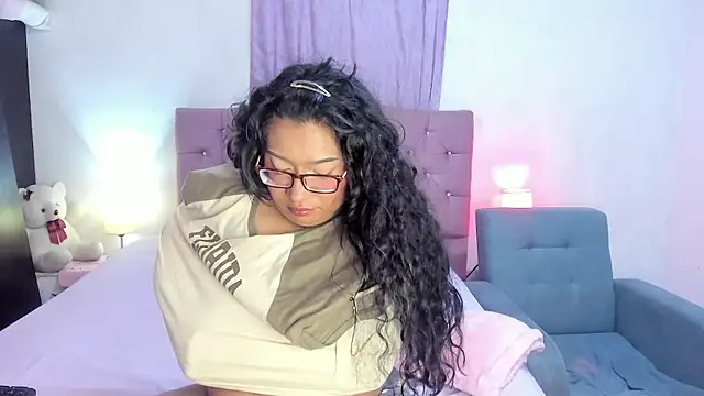 Latinabombsheell online show from 07/24/26, 04:19