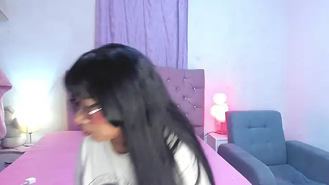 Latinabombsheell online show from 06/03/26, 07:31
