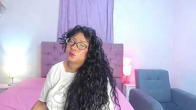 Latinabombsheell online show from 06/12/26, 06:49