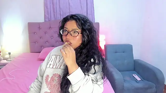 Latinabombsheell online show from 07/09/26, 05:23