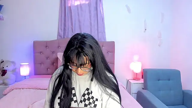 Latinabombsheell online show from 12/15/25, 01:39