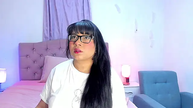 Latinabombsheell online show from 12/22/25, 06:35