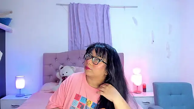 Latinabombsheell online show from 12/21/25, 02:35