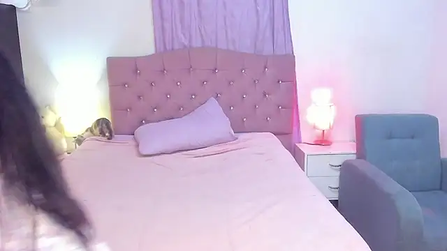 Latinabombsheell online show from 04/04/26, 04:41