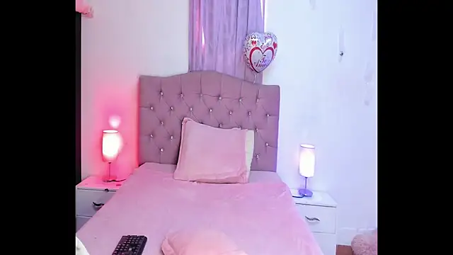 Latinabombsheell online show from 10/23/25, 07:12