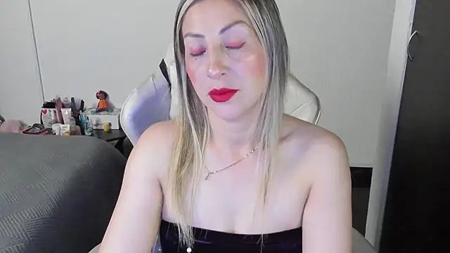 Andreina Suann online show from 11/04/25, 10:52