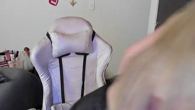 Andreina Suann online show from 11/11/25, 11:38