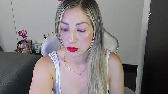 Andreina Suann online show from 11/25/25, 12:05