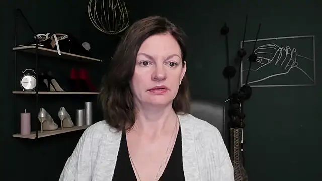 VivianWILD online show from 10/20/25, 06:04