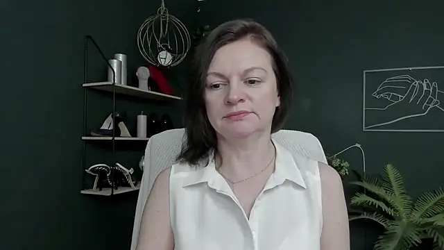 VivianWILD online show from 04/17/26, 06:38