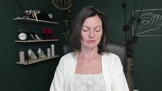 VivianWILD online show from 09/26/25, 05:58