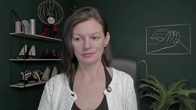 VivianWILD online show from 11/11/25, 12:22