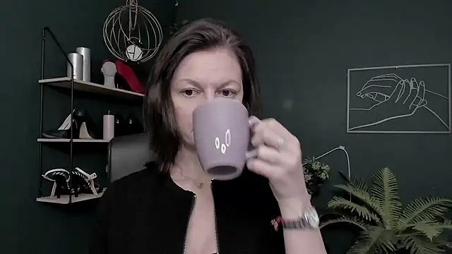 VivianWILD online show from 01/15/26, 07:01