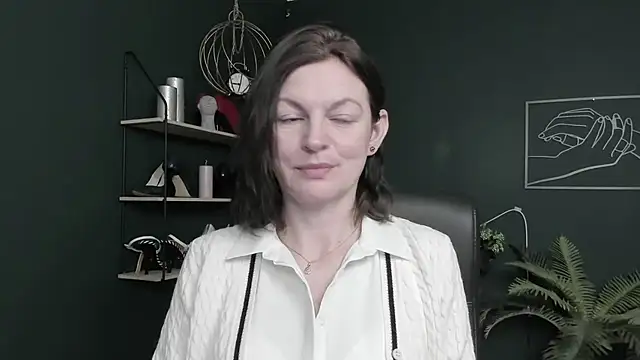 VivianWILD online show from 04/14/26, 06:07