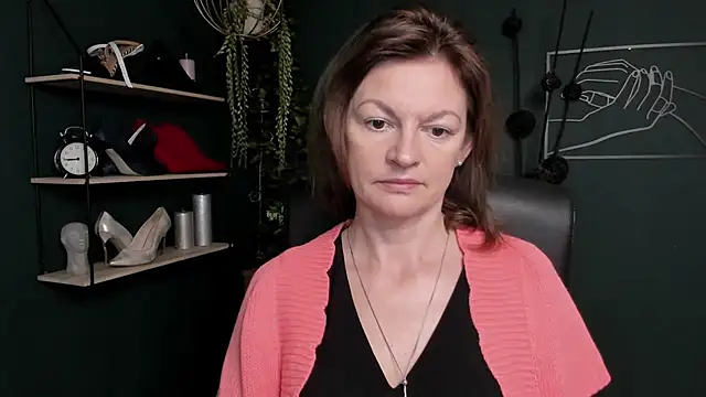 VivianWILD online show from 09/10/25, 08:24